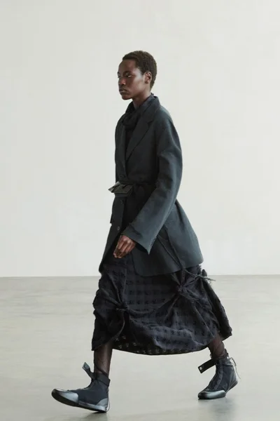 Look 16